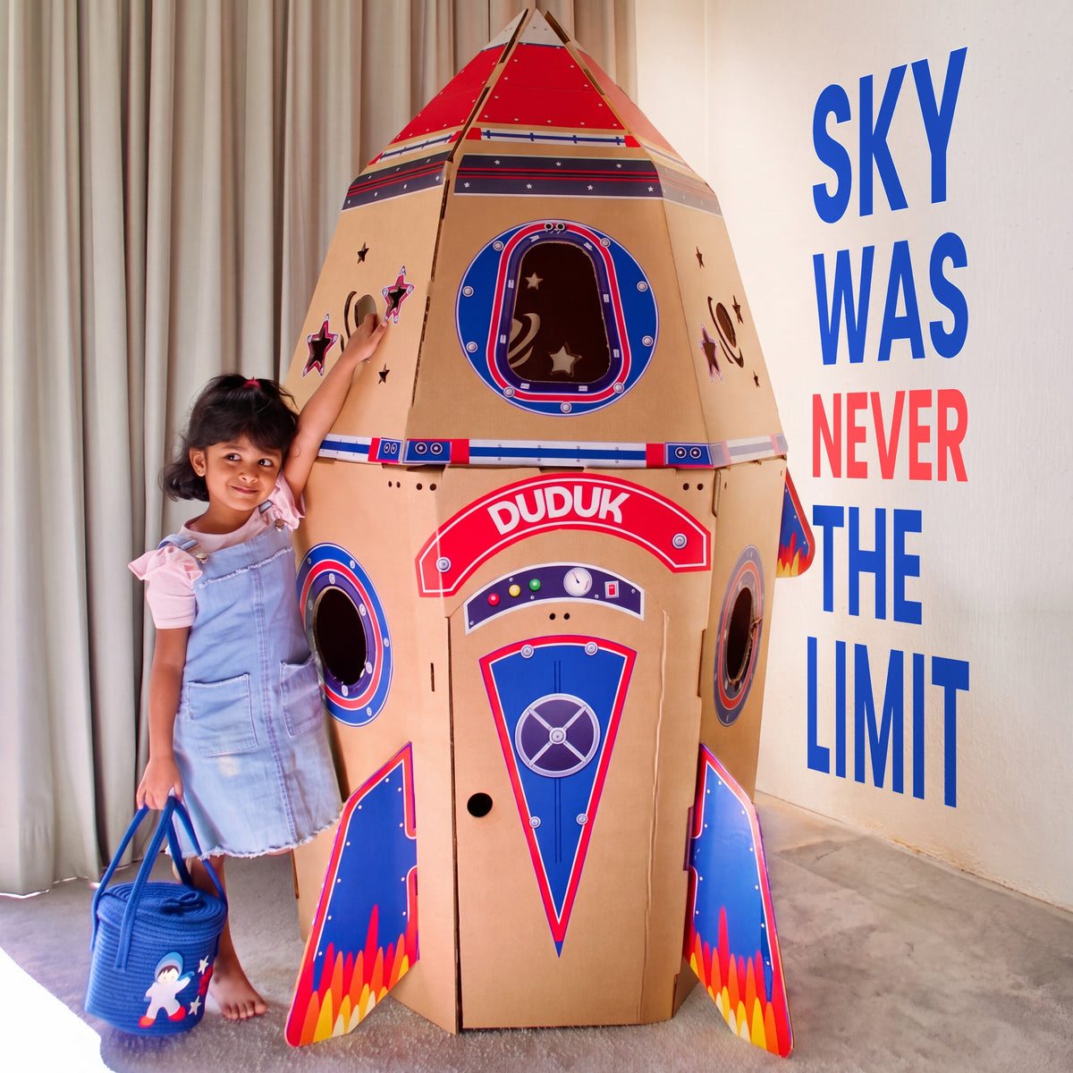 Girl reaching for a star beside her 170 cm DUDUK Rocket